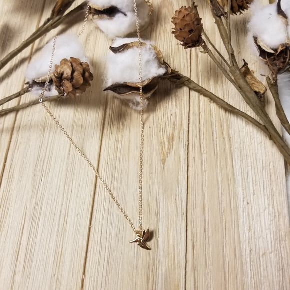 🕊Gorgeous Life is Beautiful Hummingbird Necklace - Picture 3 of 8